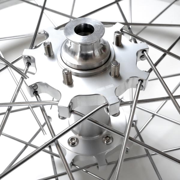 SM PRO rear wheel 22" silver